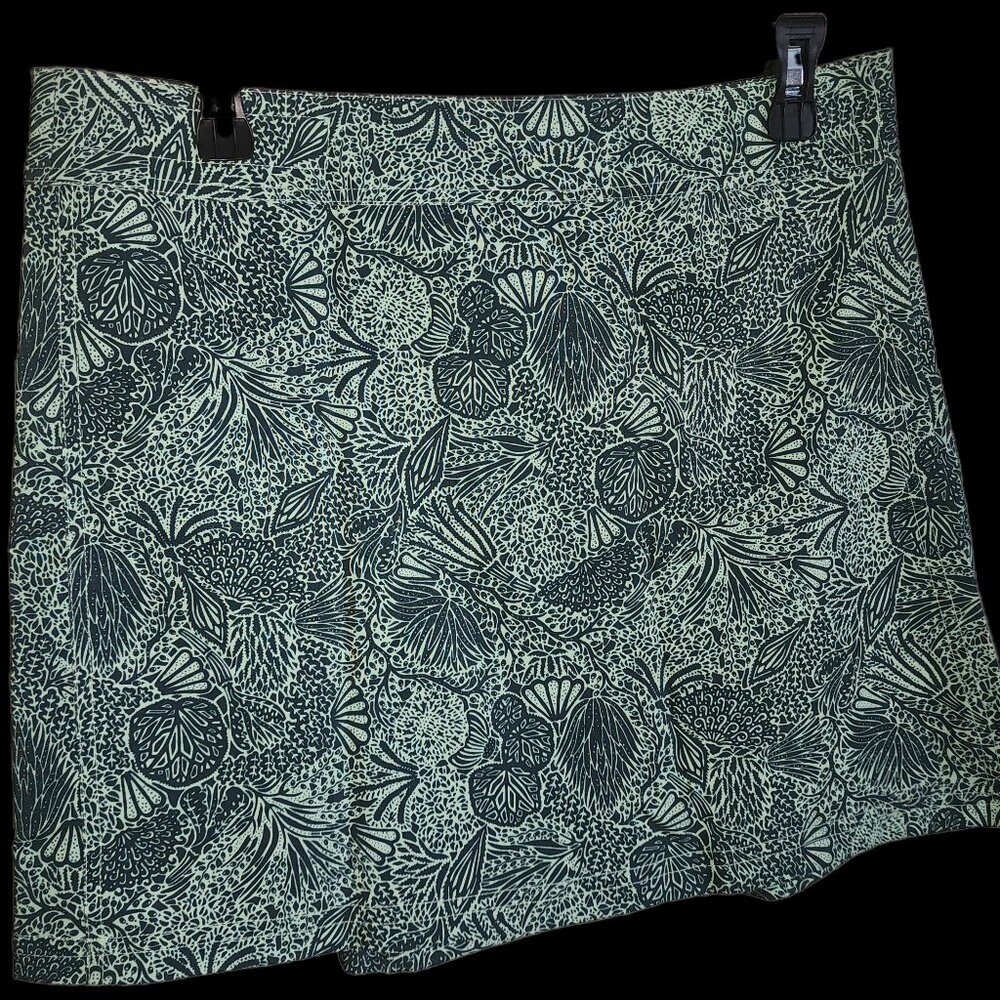 NWT RIPSKIRT WAILEA GREEN SIZE MEDIUM (8/10)